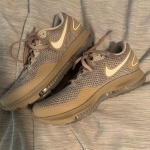 Nike Zoom All Out Runners